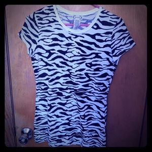 T-shirt with black and white zebra pattern